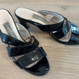 Roberto Vianni for Neiman Marcus black patent leather kitten heels - siz…